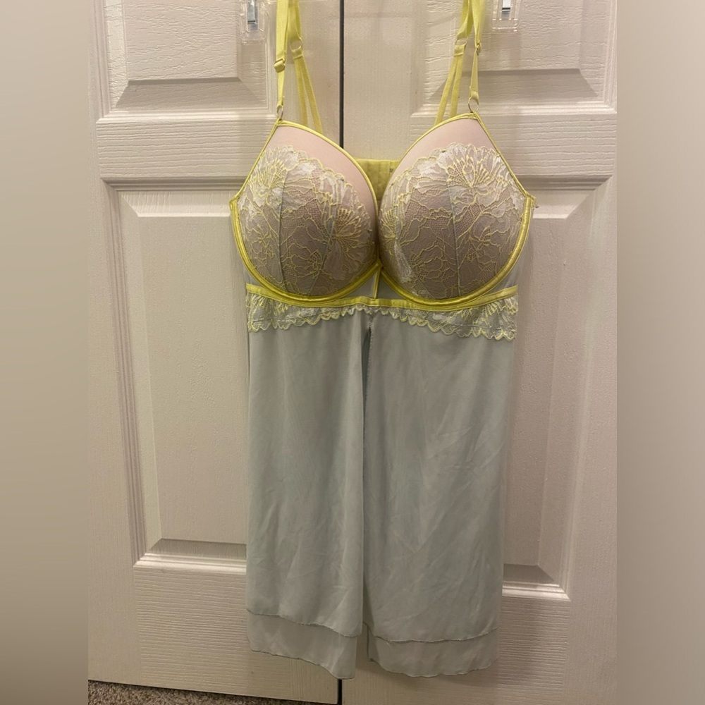 Dainty lingerie top with padded top, baby blue with light green detail